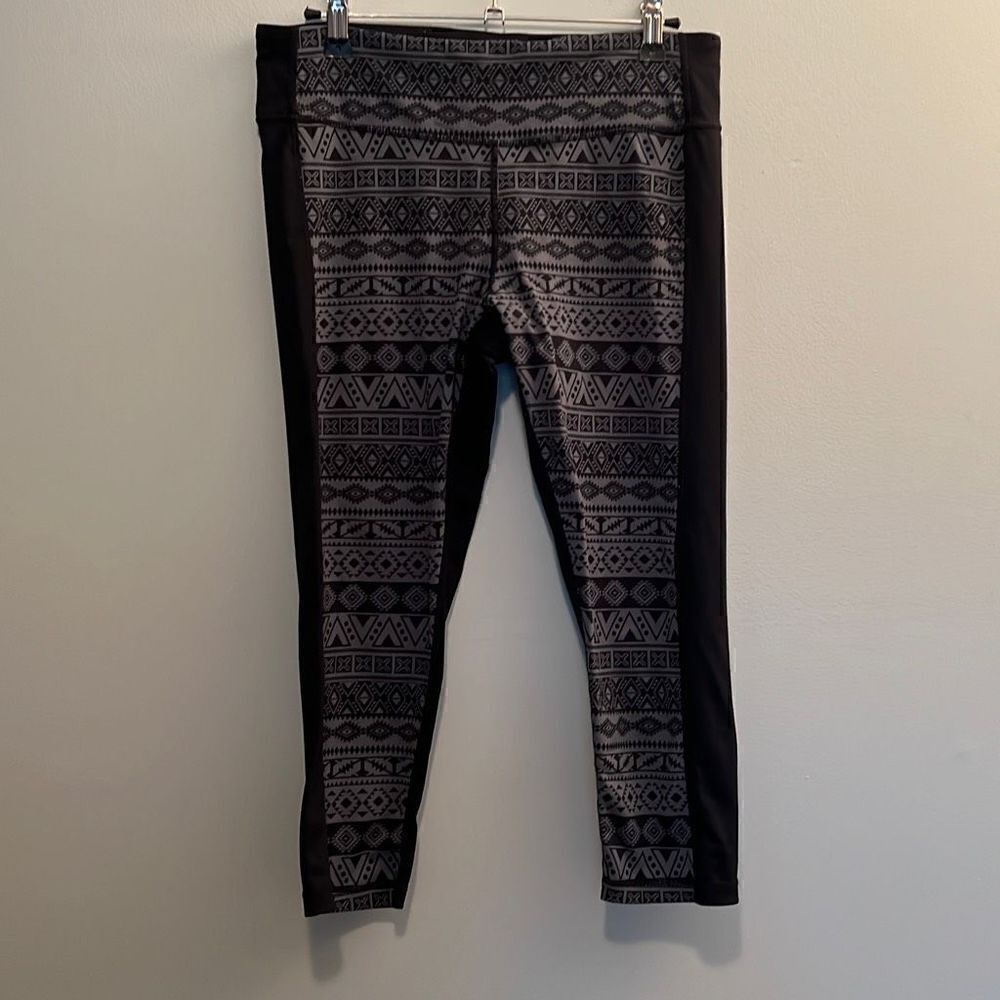 Tribal Print Athletic Capris Leggings